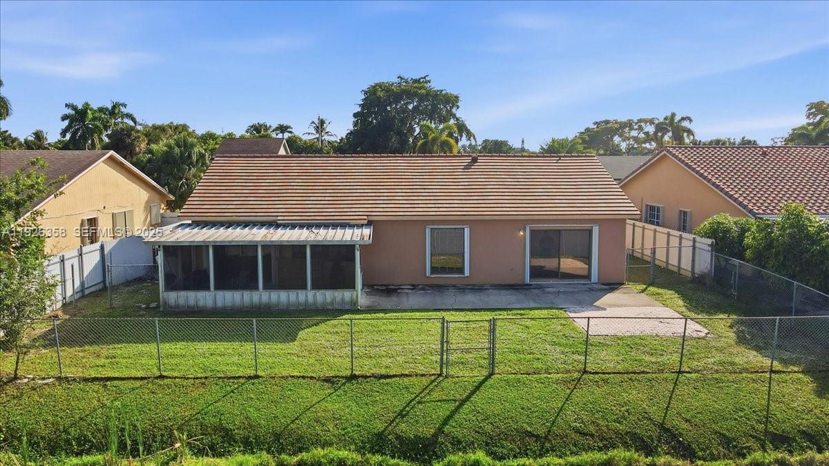 HOMES OF LAKE MIRAMAR - Residential