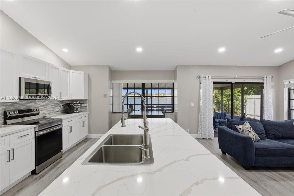 HOMES OF LAKE MIRAMAR - Residential