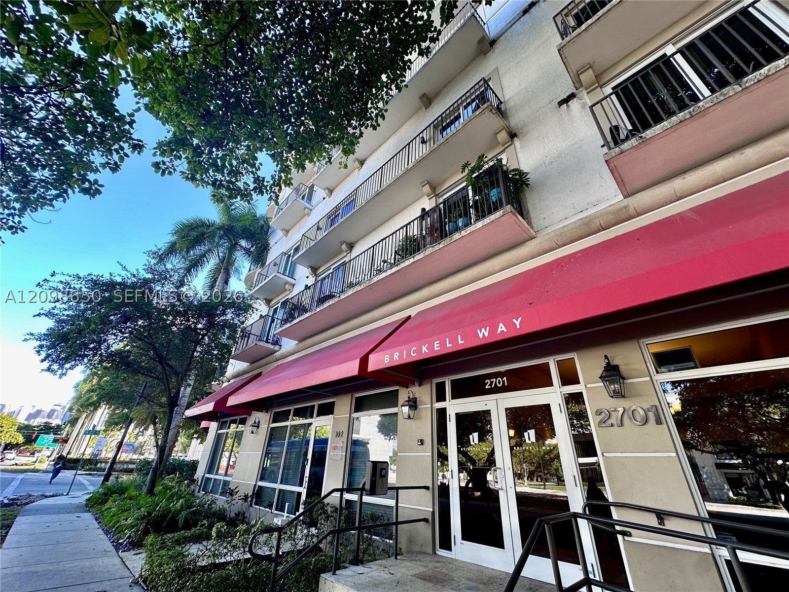 View photos, virtual tours, details... 2701 SW 3rd Ave 202