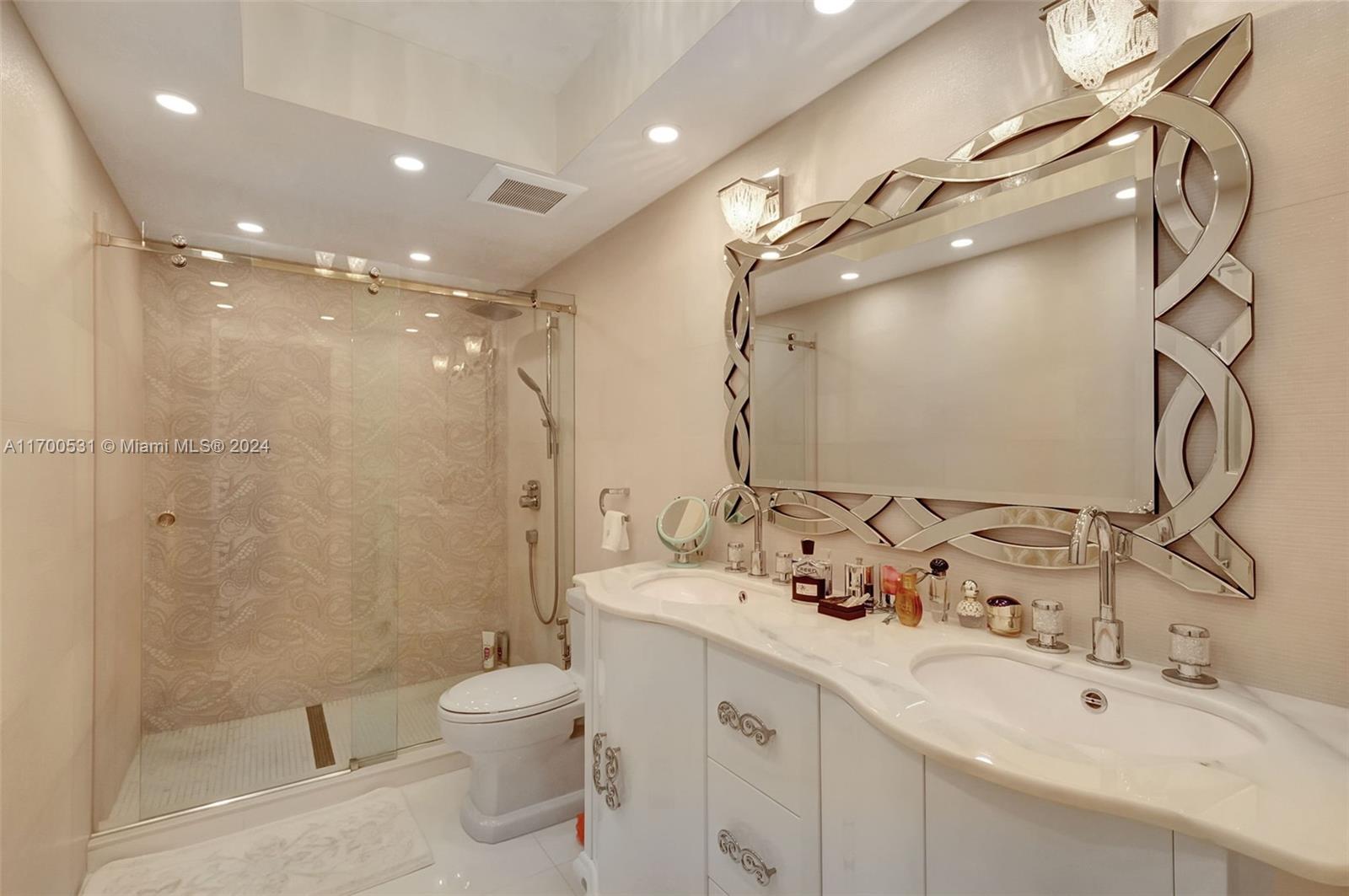 BALMORAL CONDO - Residential