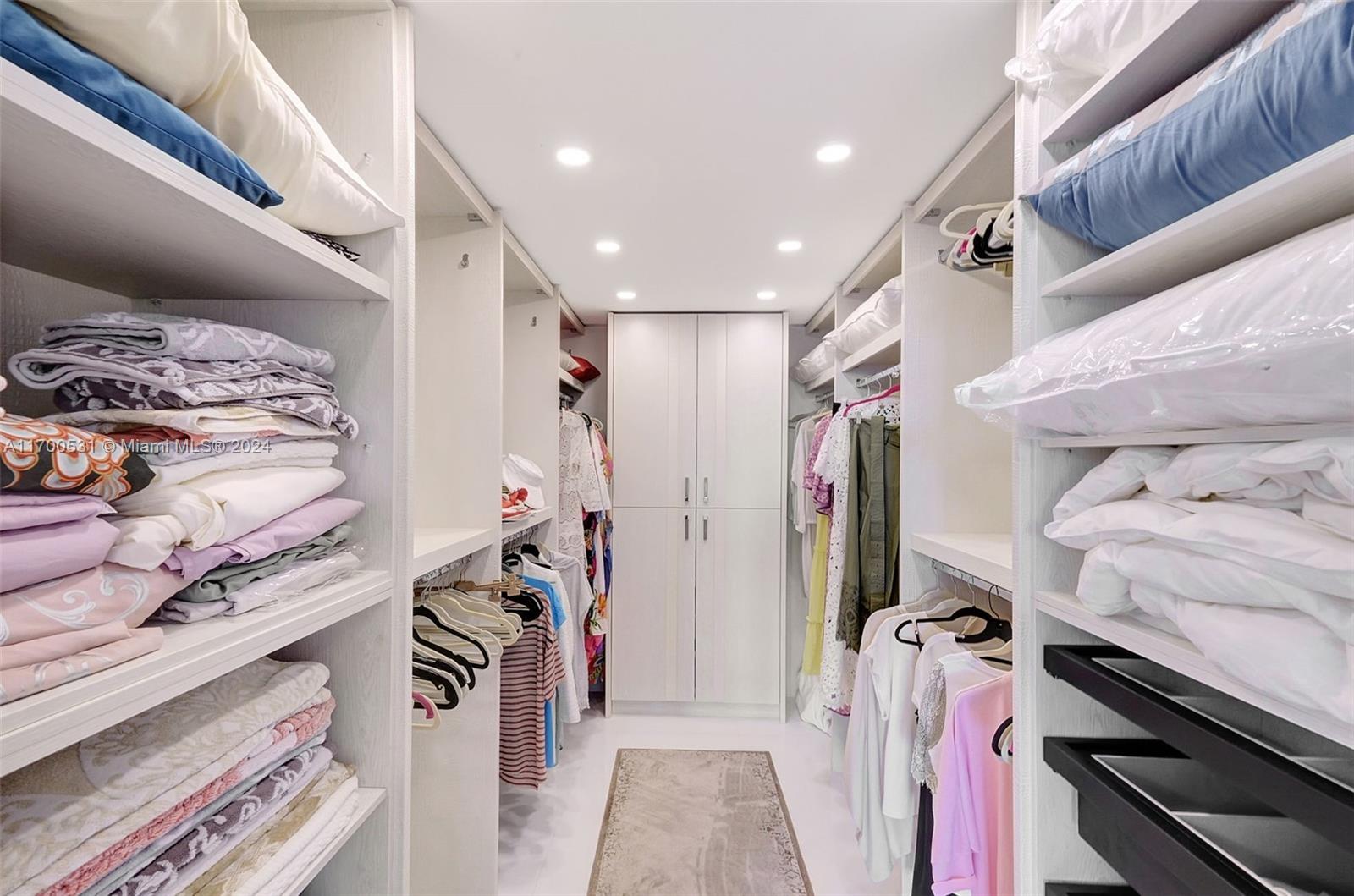 BALMORAL CONDO - Residential