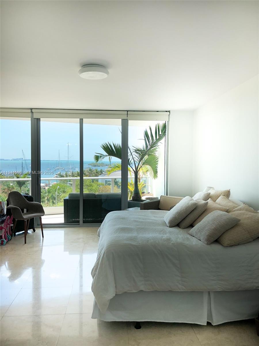 GROVENOR HOUSE CONDO - Residential Lease