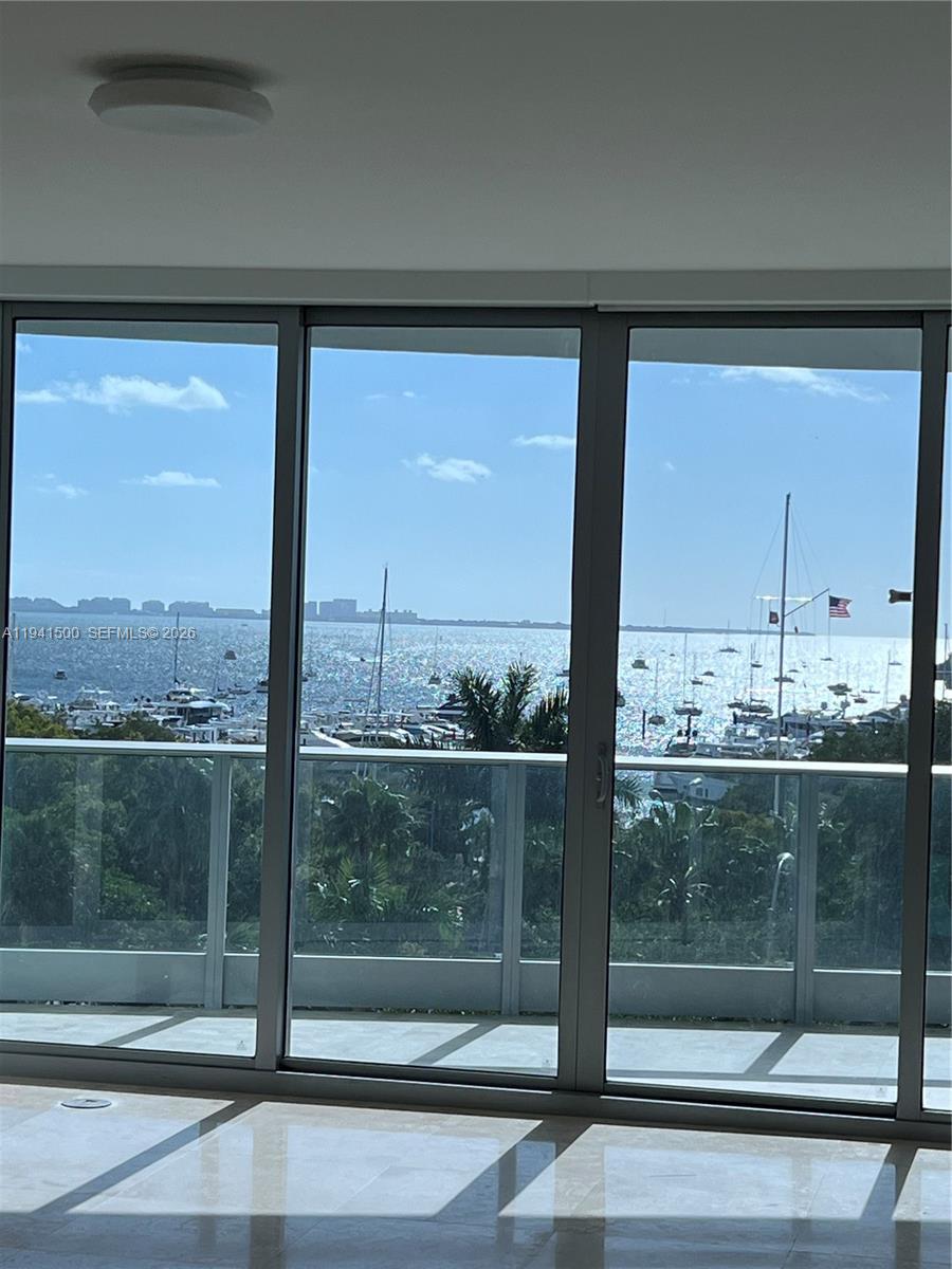 GROVENOR HOUSE CONDO - Residential Lease