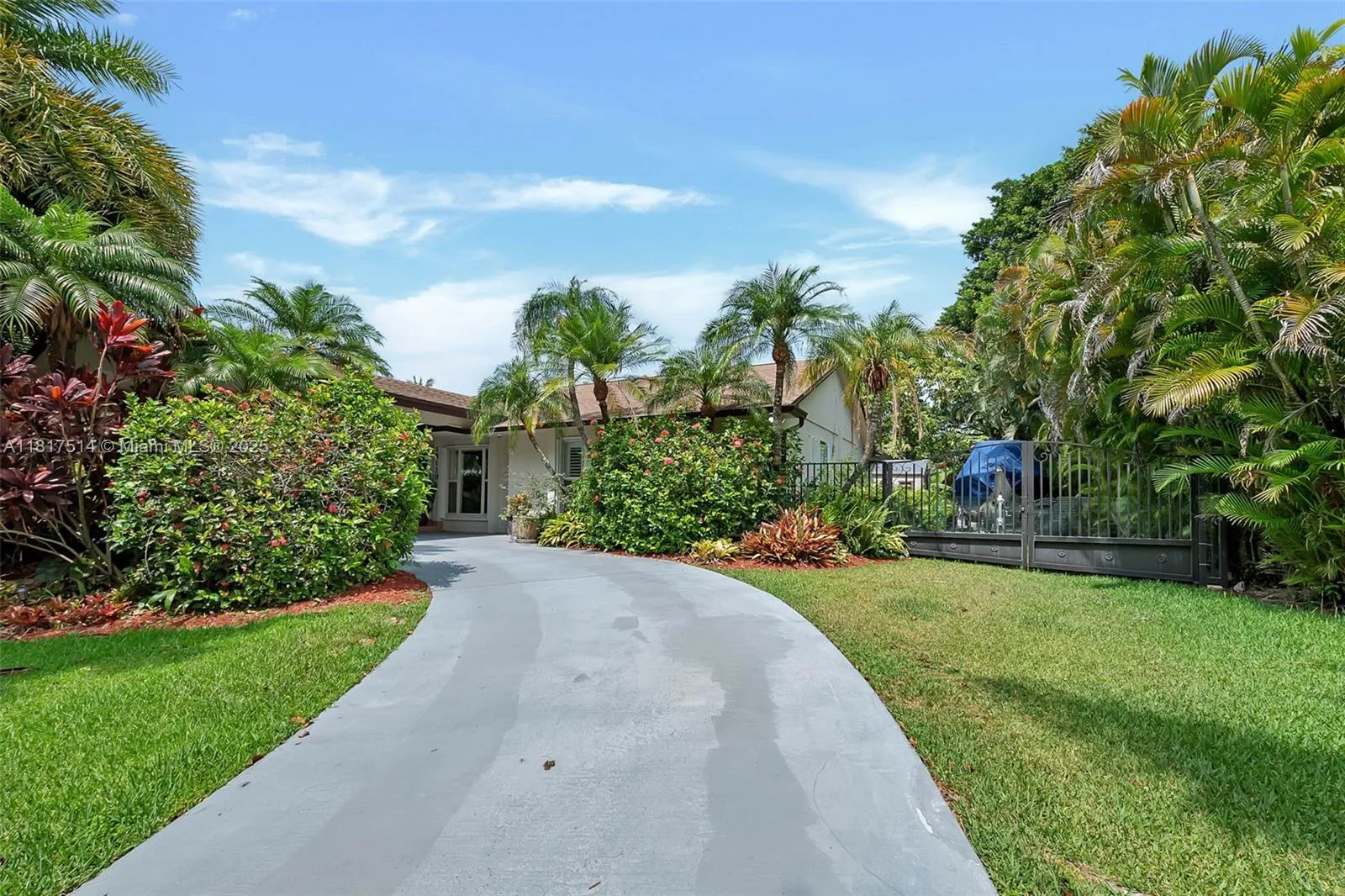 Palmetto Bay, Florida 33157, United States, 4 Bedrooms Bedrooms, ,3 BathroomsBathrooms,Residential,Active,146204