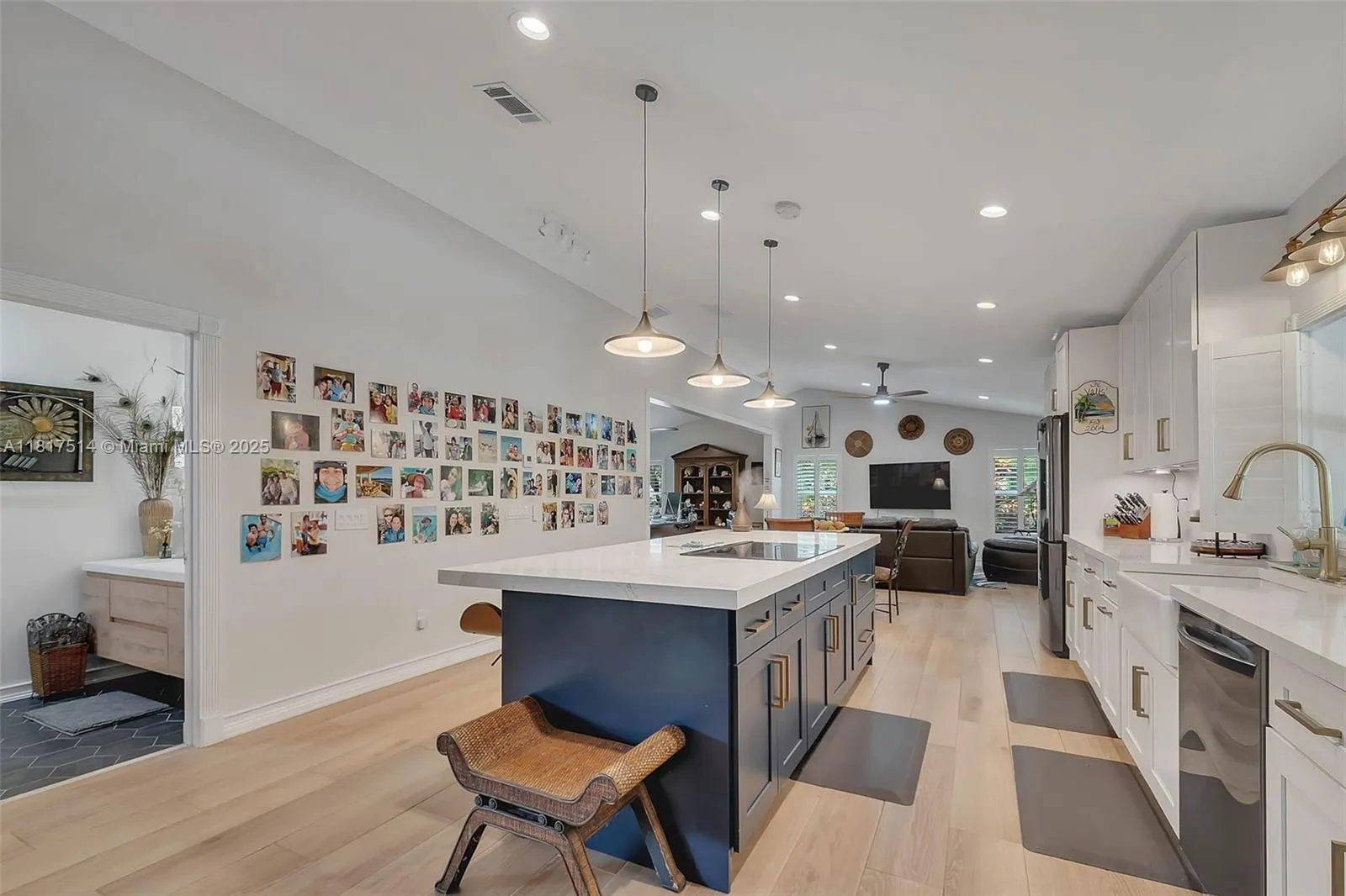 Palmetto Bay, Florida 33157, United States, 4 Bedrooms Bedrooms, ,3 BathroomsBathrooms,Residential,Active,146204