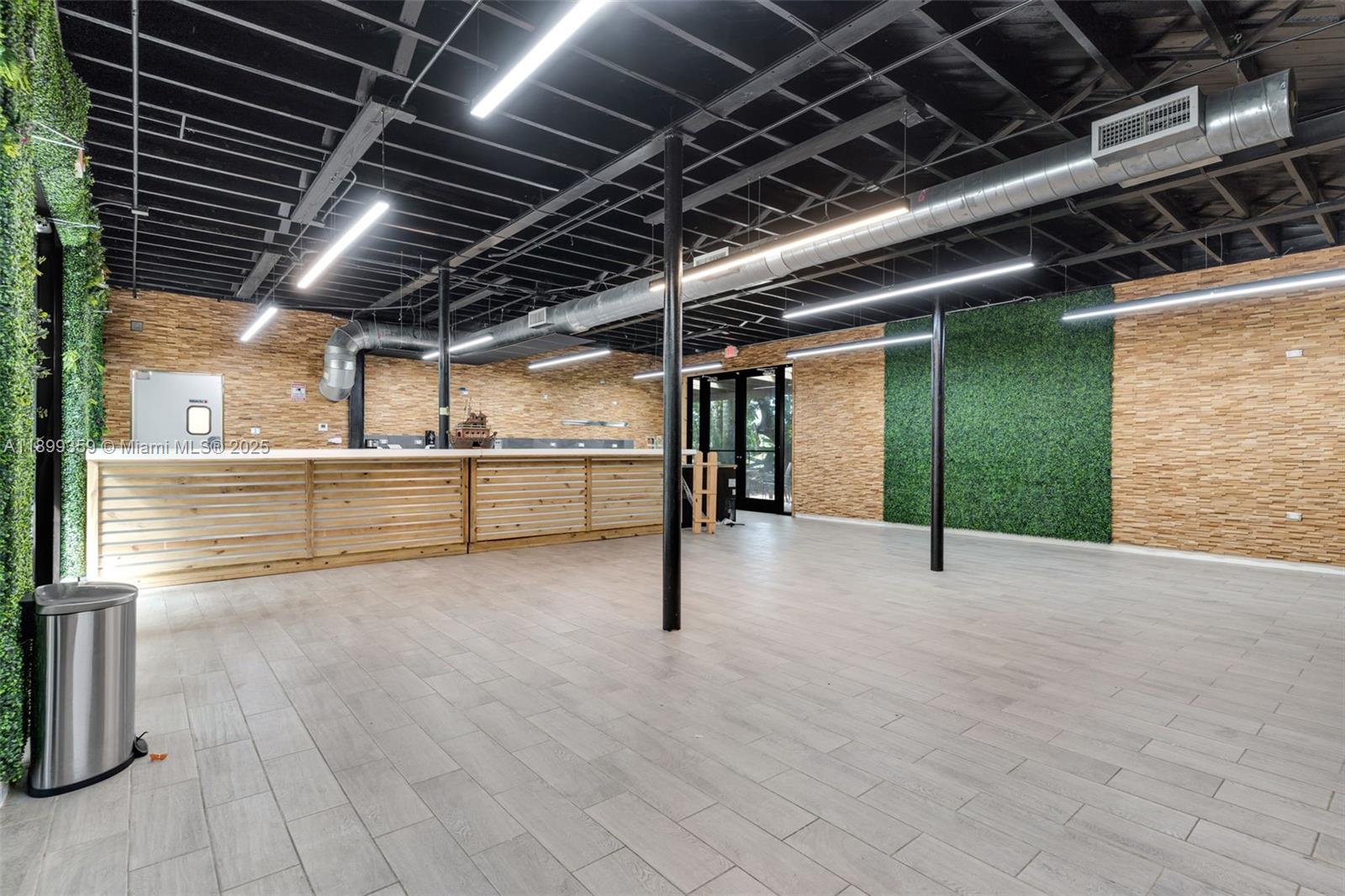 LIM. USE CONVENIENCE STORE - Residential Lease