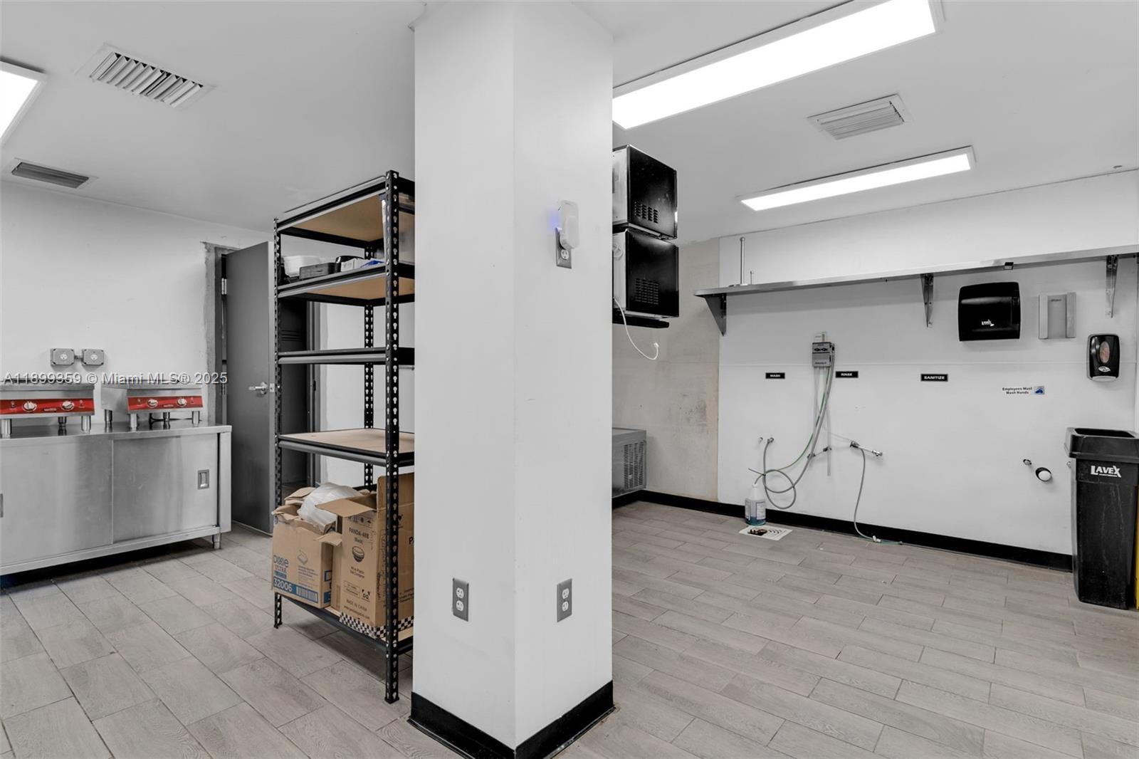 LIM. USE CONVENIENCE STORE - Residential Lease