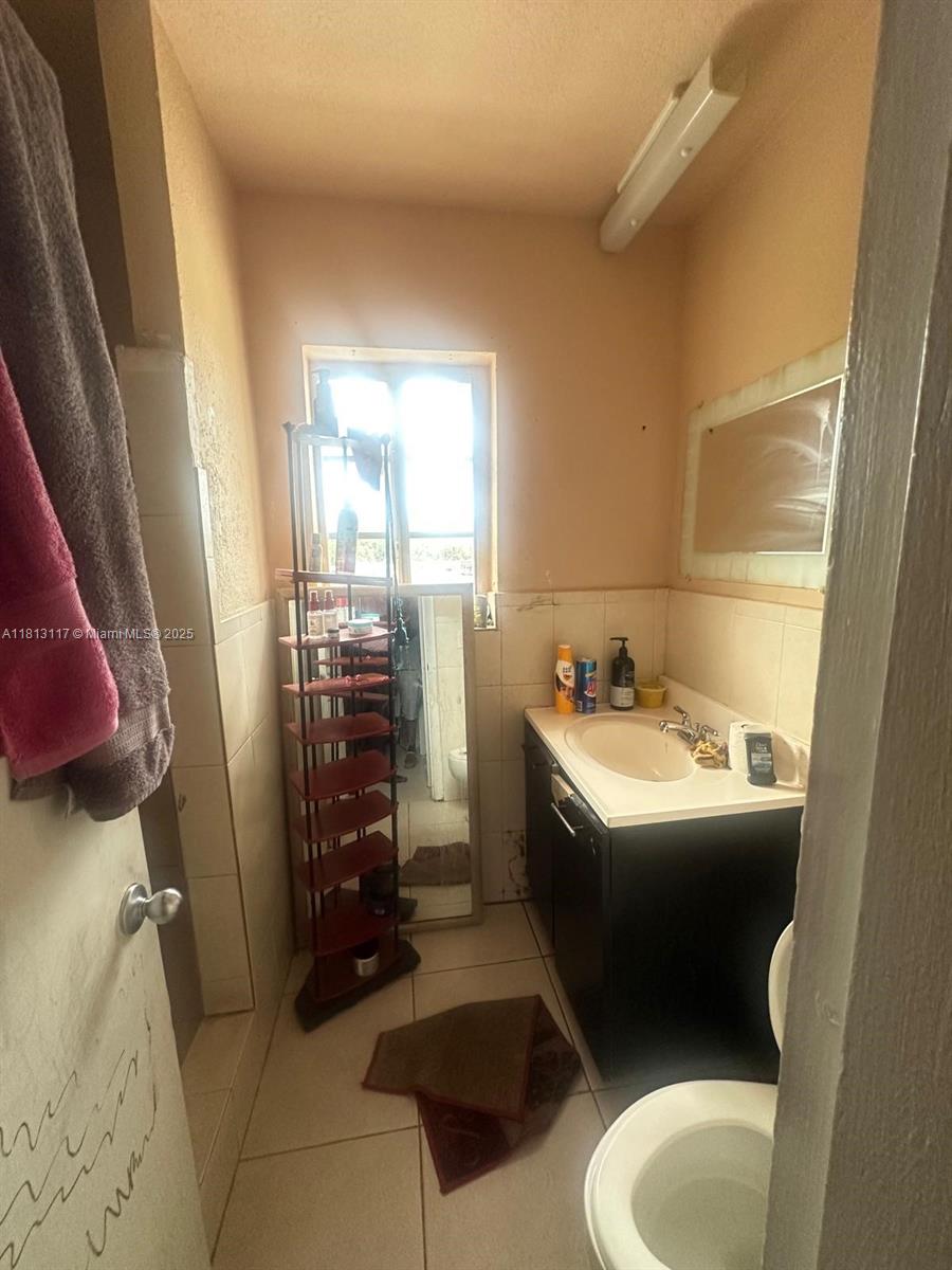 THE WHITE HOUSE CONDO - Residential