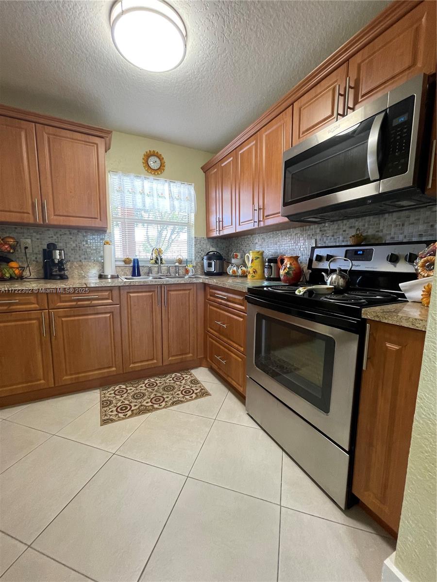 Property for Sale at 9041 Sunrise Lakes Blvd 108, Sunrise, Miami-Dade County, Florida - Bedrooms: 1 
Bathrooms: 1  - $119,000