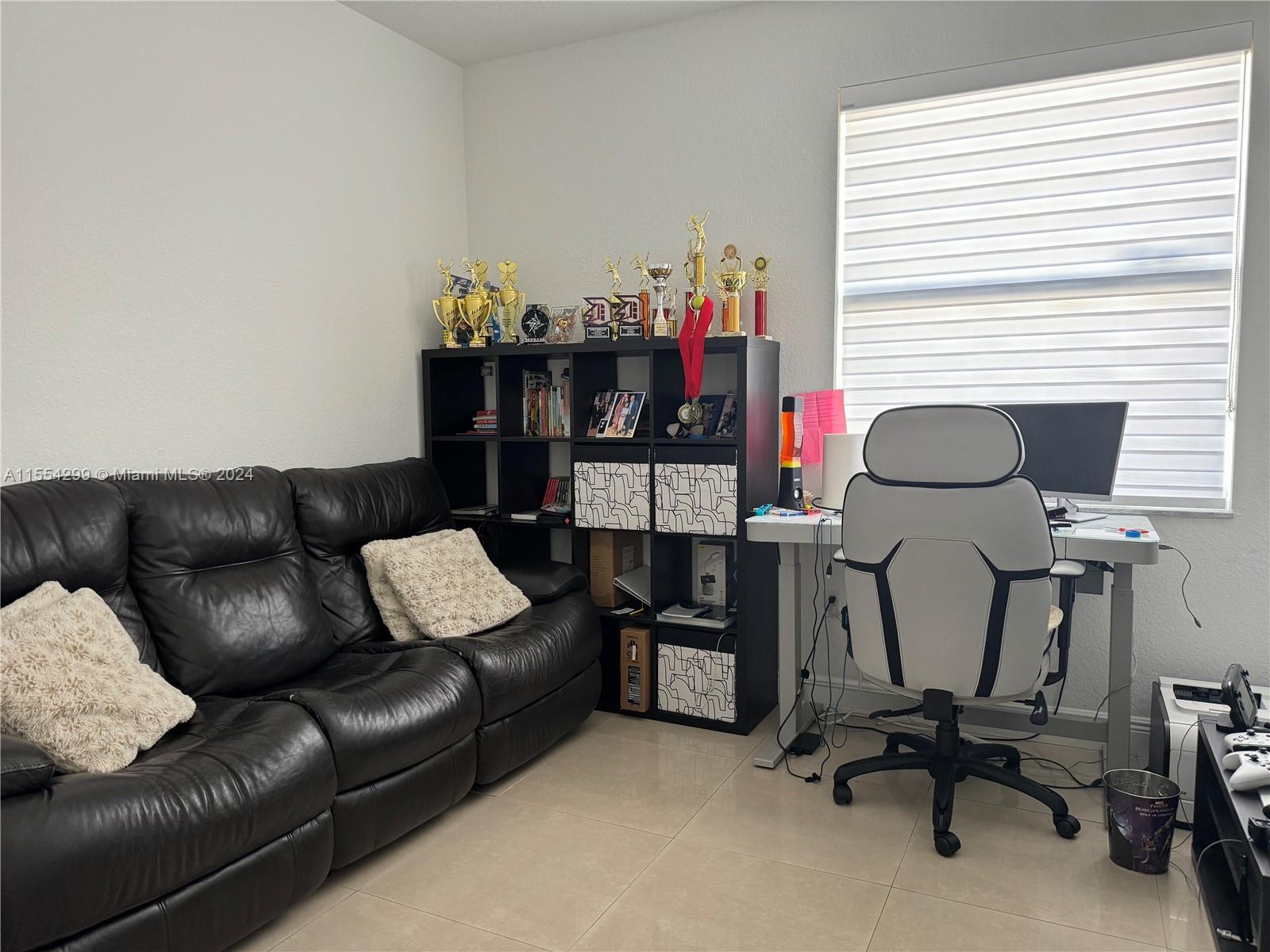 DORAL ISLES NORTH SEC THR - Residential Lease