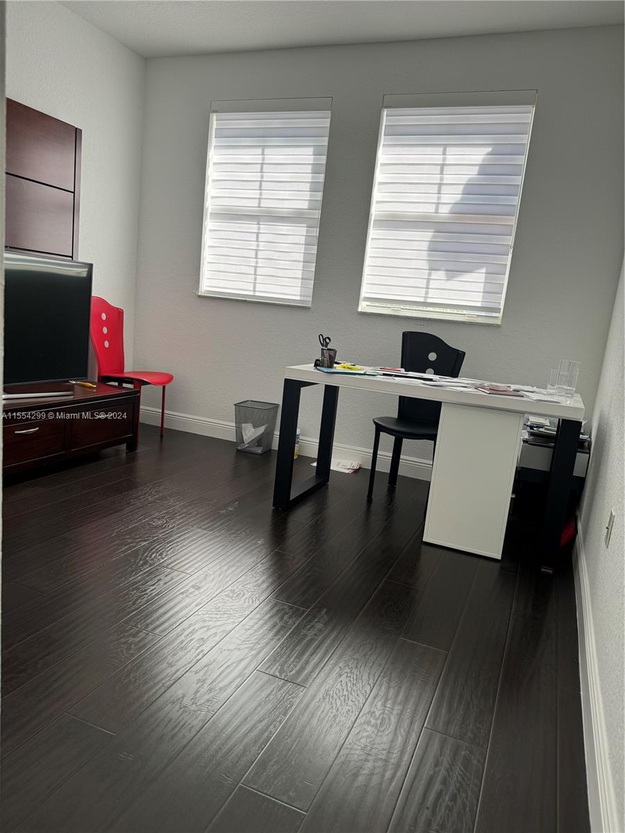 DORAL ISLES NORTH SEC THR - Residential Lease
