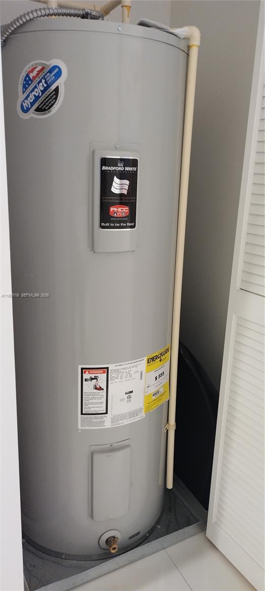 GRAND BAY COMMONS SOUTH - Residential