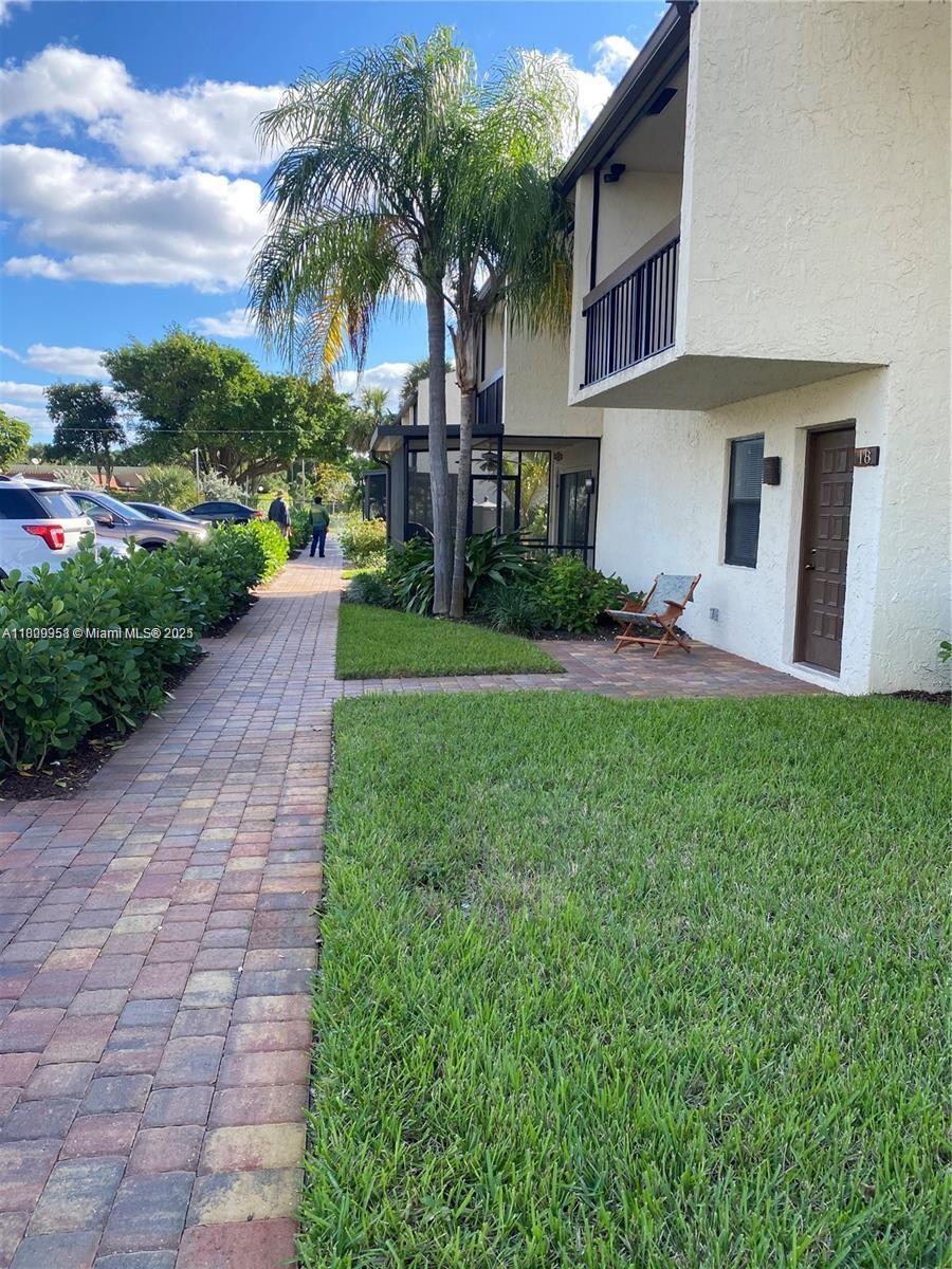 721 Se 1st Way B18, Deerfield Beach, Broward County, Florida - 2 Bedrooms  
2 Bathrooms - 