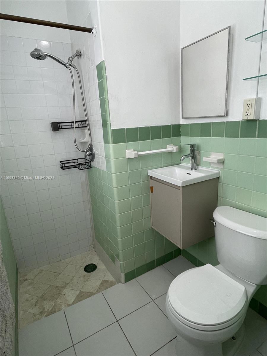 STRANAHANS SUB - Residential Lease