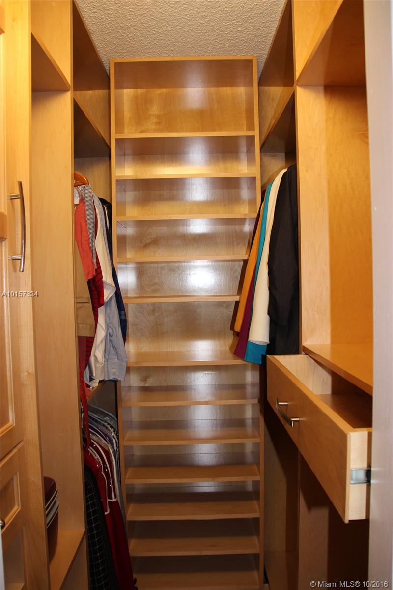 Hillcrest Country Club #1 - Residential Lease