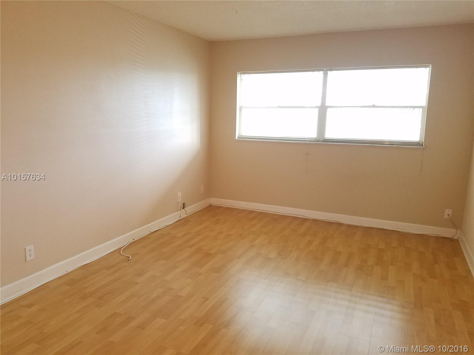 Hillcrest Country Club #1 - Residential Lease