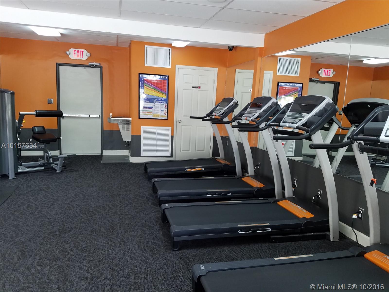 Hillcrest Country Club #1 - Residential Lease