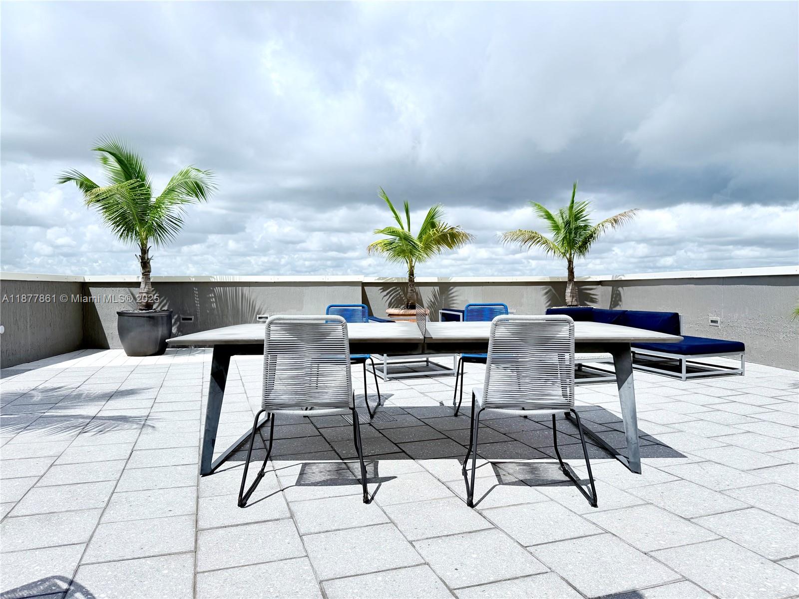 MIDBLOCK MIAMI CONDO - Residential
