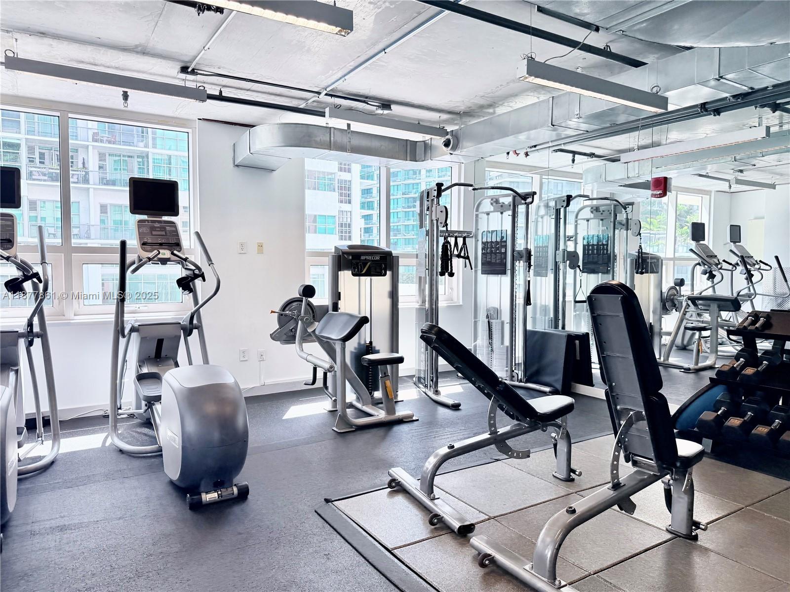 MIDBLOCK MIAMI CONDO - Residential