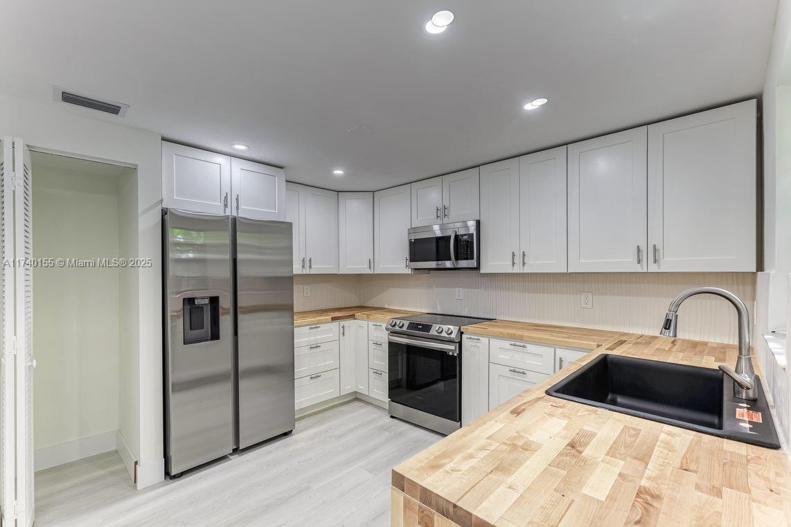 LA MIRADA AT BOCA POINTE - Residential Lease