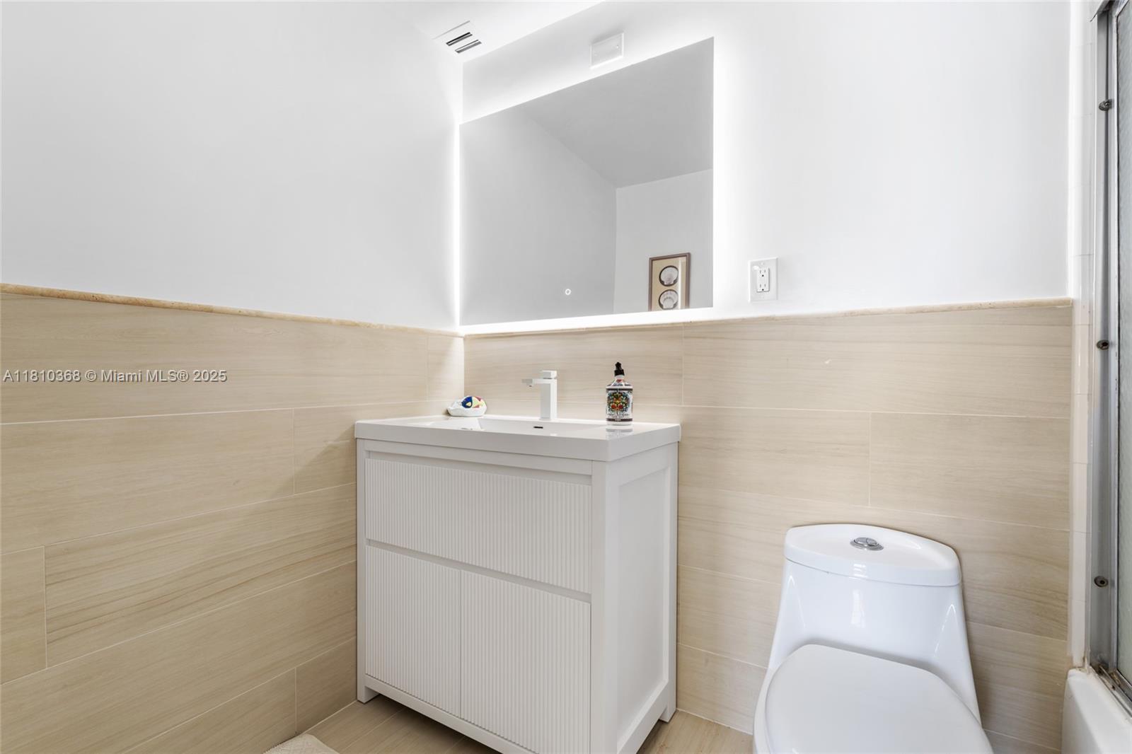 CRYSTAL HOUSE CONDO - Residential Lease