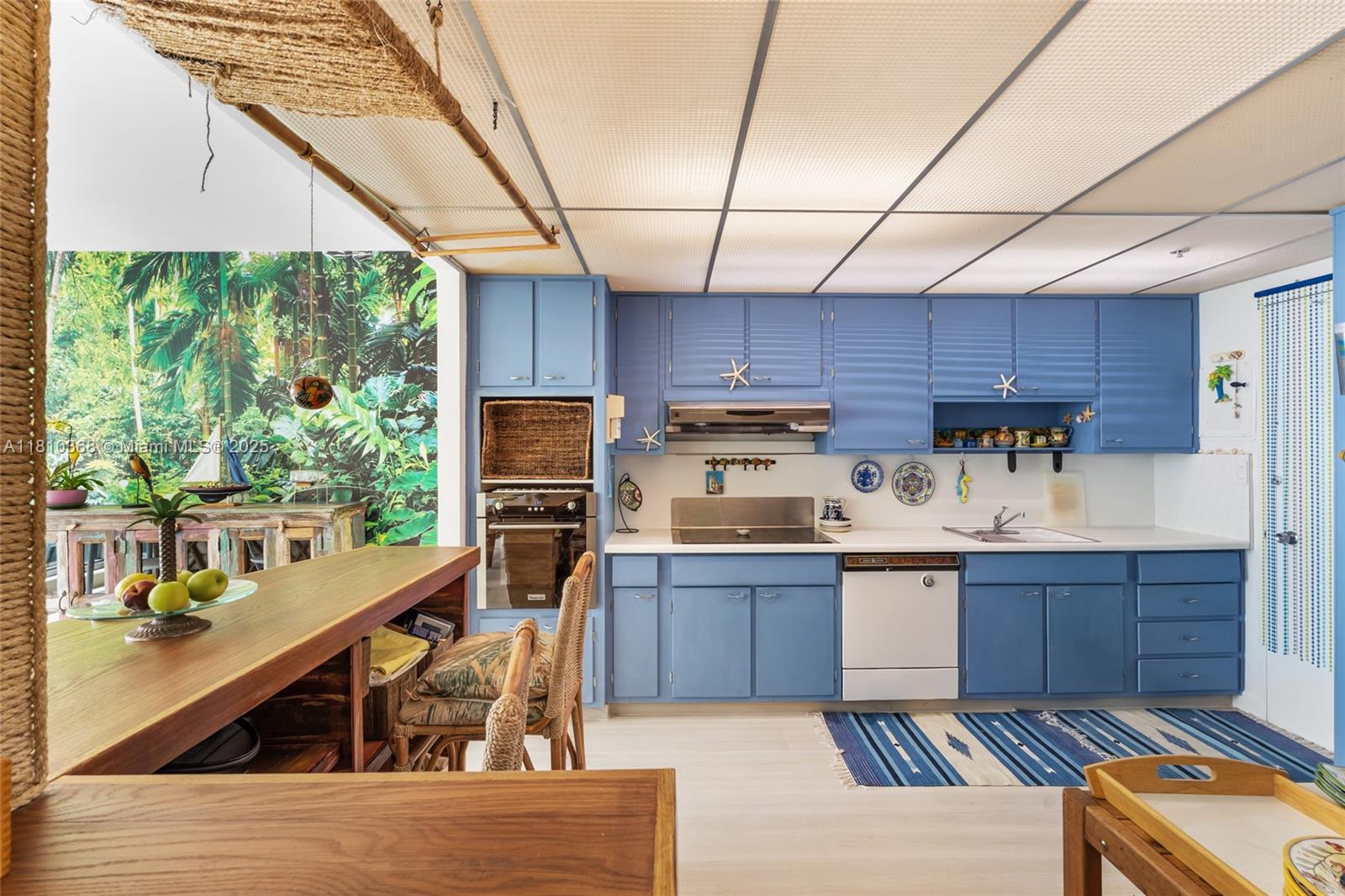 CRYSTAL HOUSE CONDO - Residential Lease