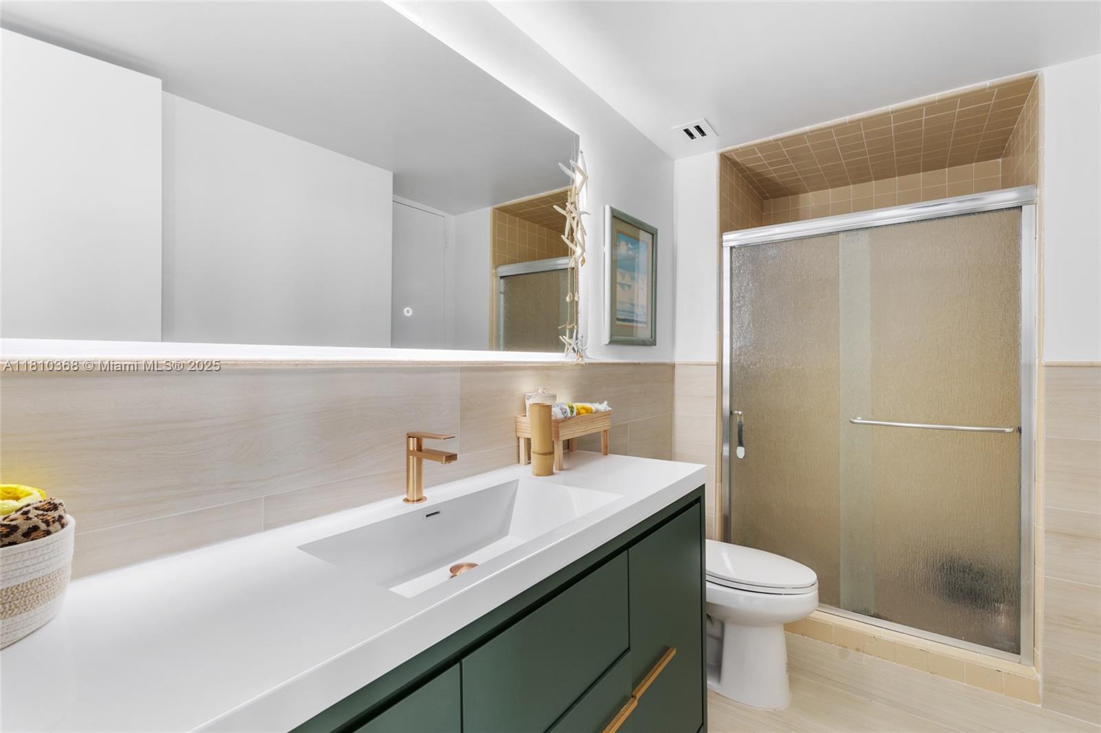 CRYSTAL HOUSE CONDO - Residential Lease