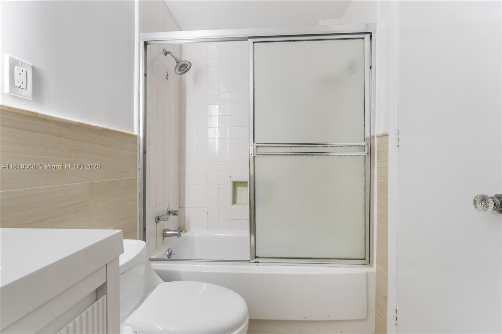 CRYSTAL HOUSE CONDO - Residential Lease