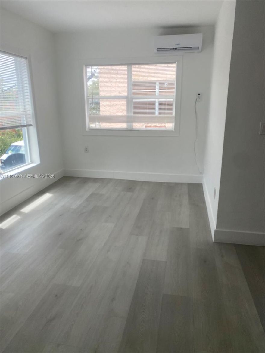 Beautifully remodeled 1-bedroom, 1-bathroom unit located at 1552 SW 2nd St, Unit 12 .The bedroom is generously sized with ample closet space, while the bathroom has been tastefully renovated with modern finishes. Fresh paint, updated flooring, and stylish fixtures throughout give the unit a clean, move-in-ready feel.
Conveniently situated near major highways, shopping, dining, and entertainment, this property offers both comfort and accessibility. Ideal for tenants seeking a well-maintained, modern space in a central location. Rapid approval available—don’t miss this opportunity!