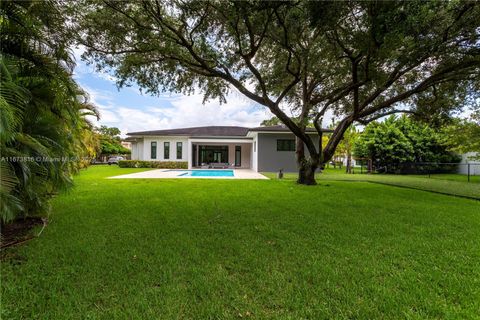 A home in Pinecrest