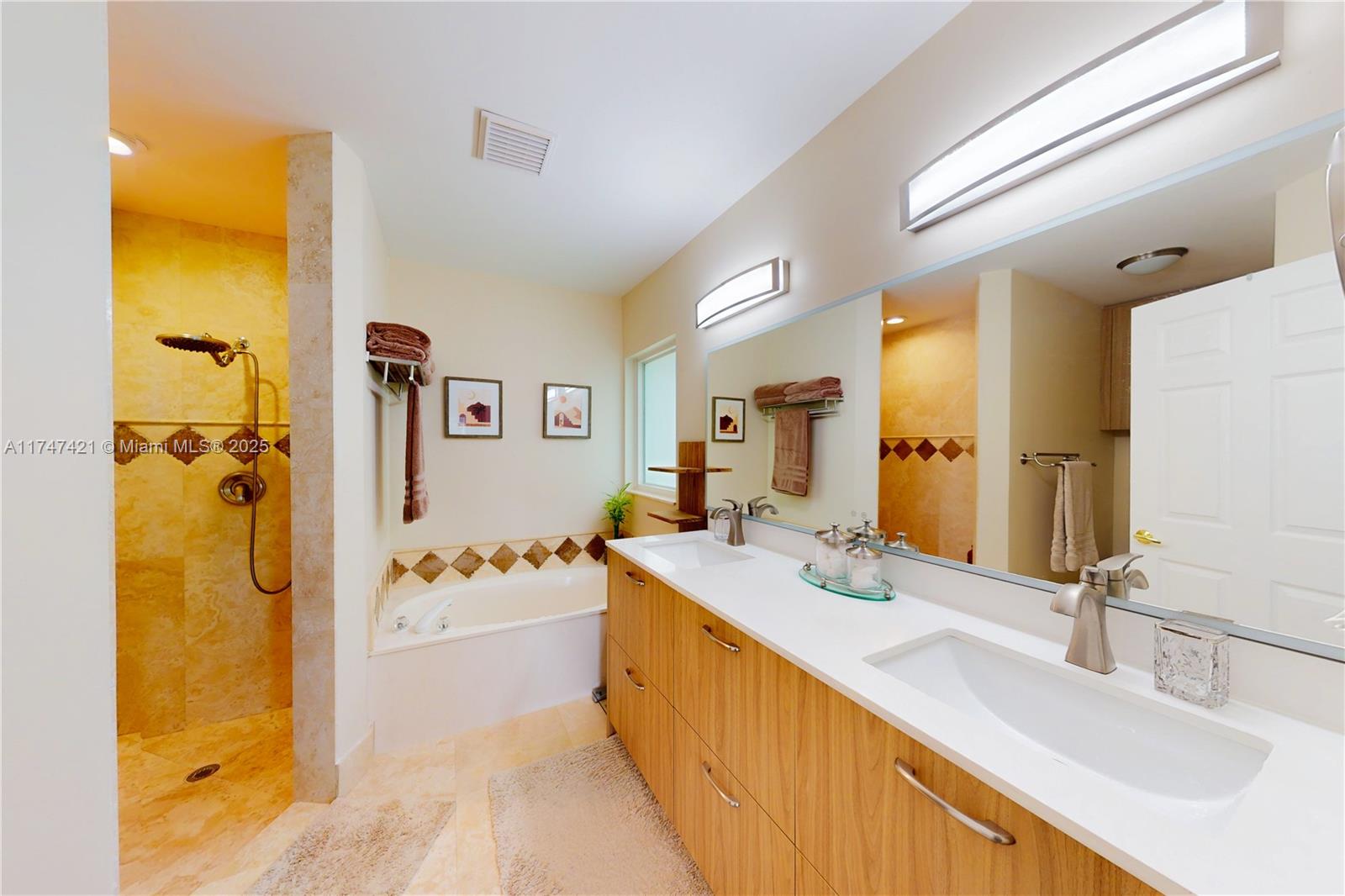 AMBER-RUBY COVE PLAT - Residential