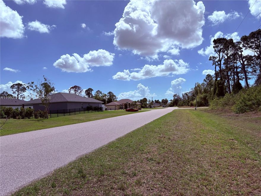 This 9,794 sq. ft. corner lot is located in a beautiful area within a desirable vacant multifamily development. Investors are choosing this location not only for its residential growth but also for its proximity to golf courses and Gulf beaches, just 20–25 minutes away.
Conveniently located between Port Charlotte and the Gulf Coast beaches, the area offers excellent opportunities for fishing, walking along white sandy beaches, and enjoying a variety of nearby restaurants.
Vacant lot in the sought-after Rotonda West community—ready for your new build. Surrounded by attractive homes and well-maintained properties, with paved streets and underground utilities already in place. Close to airports, hospitals, medical facilities, and golf courses.