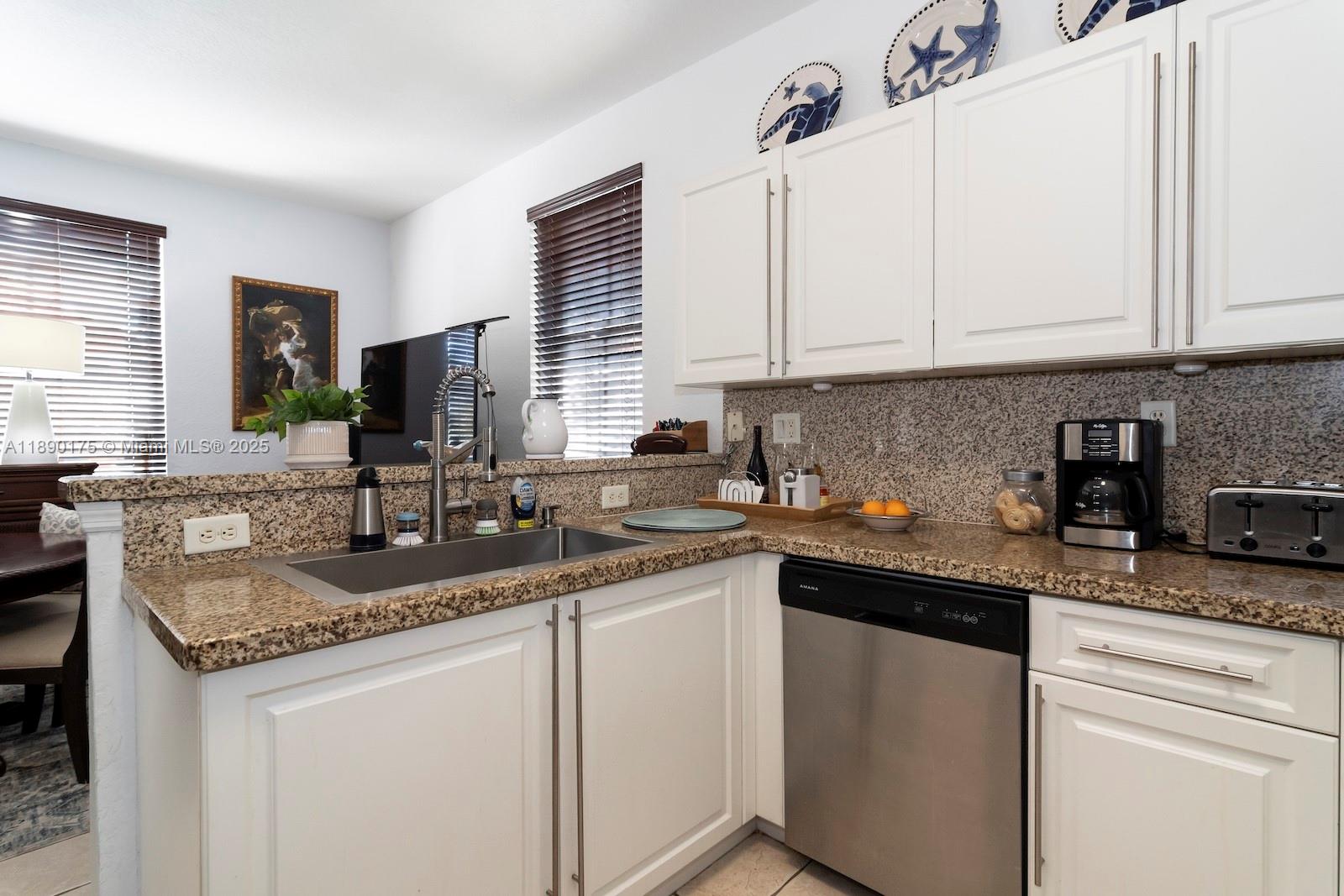 COURTYARDS TWO CONDO - Residential