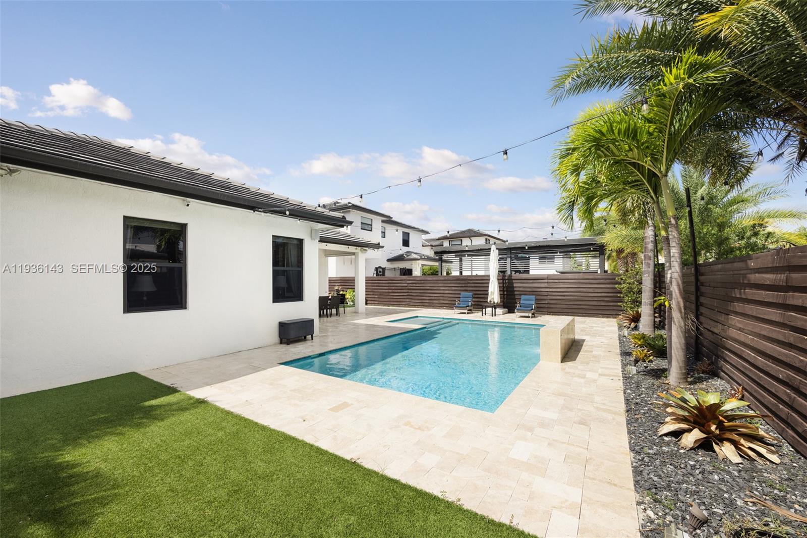 DUNNWOODY LAKE - Residential