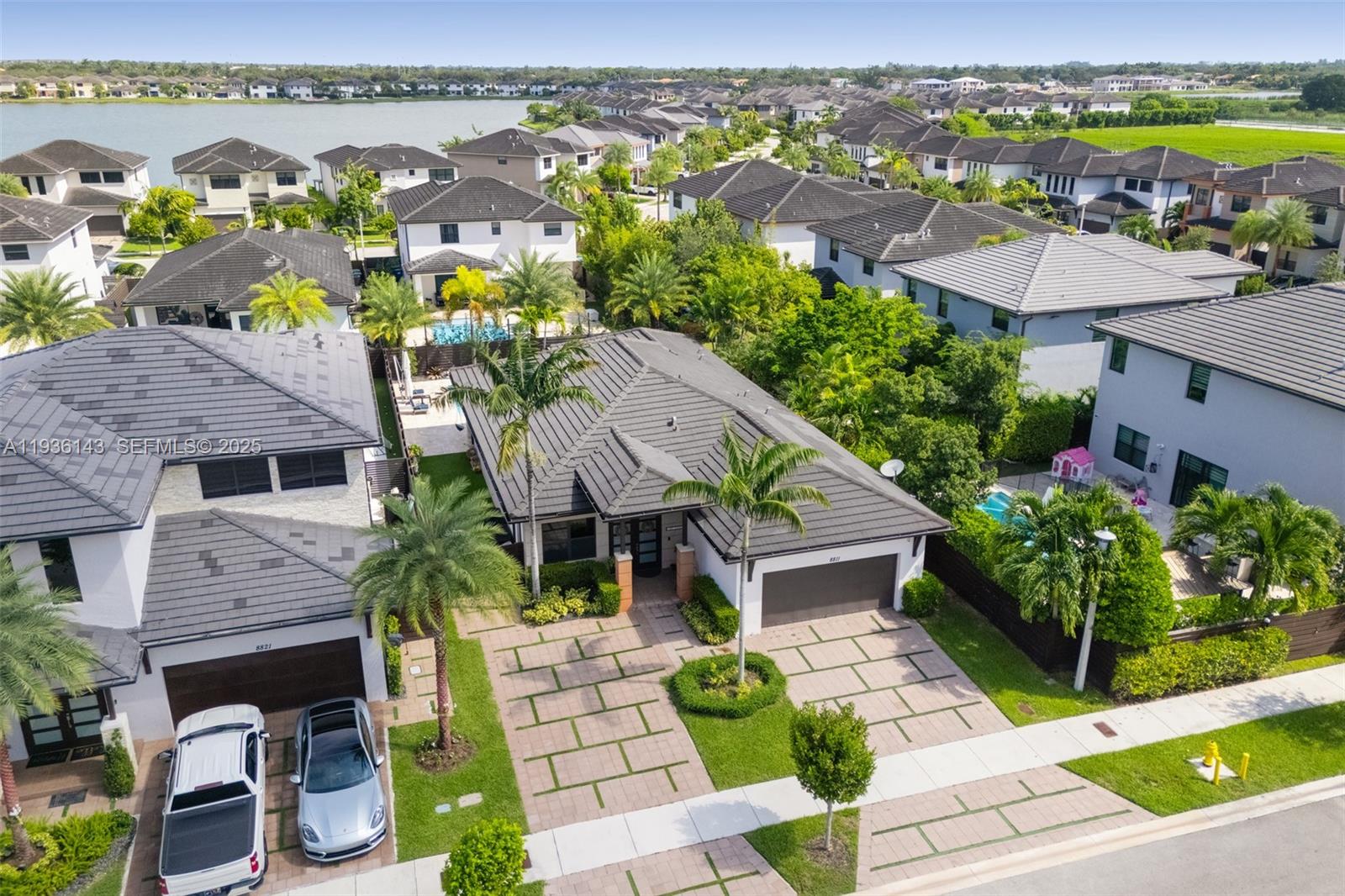 DUNNWOODY LAKE - Residential