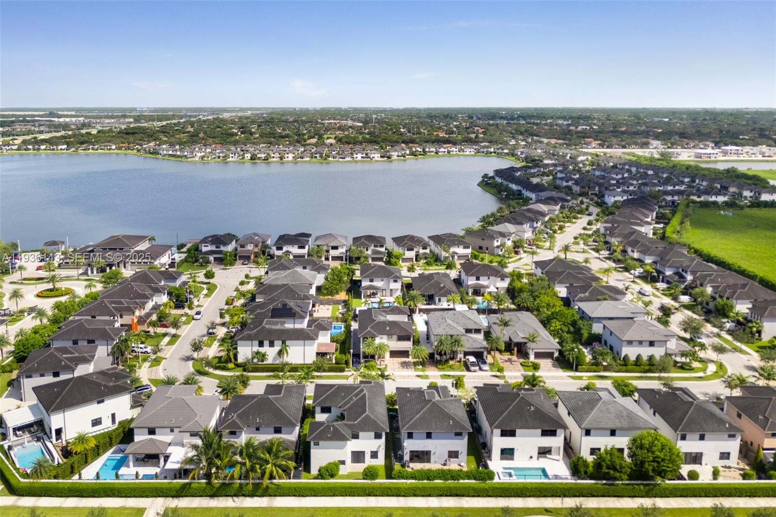 DUNNWOODY LAKE - Residential