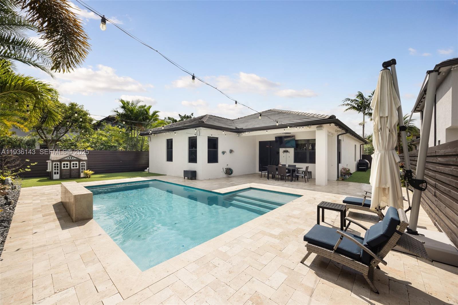 DUNNWOODY LAKE - Residential