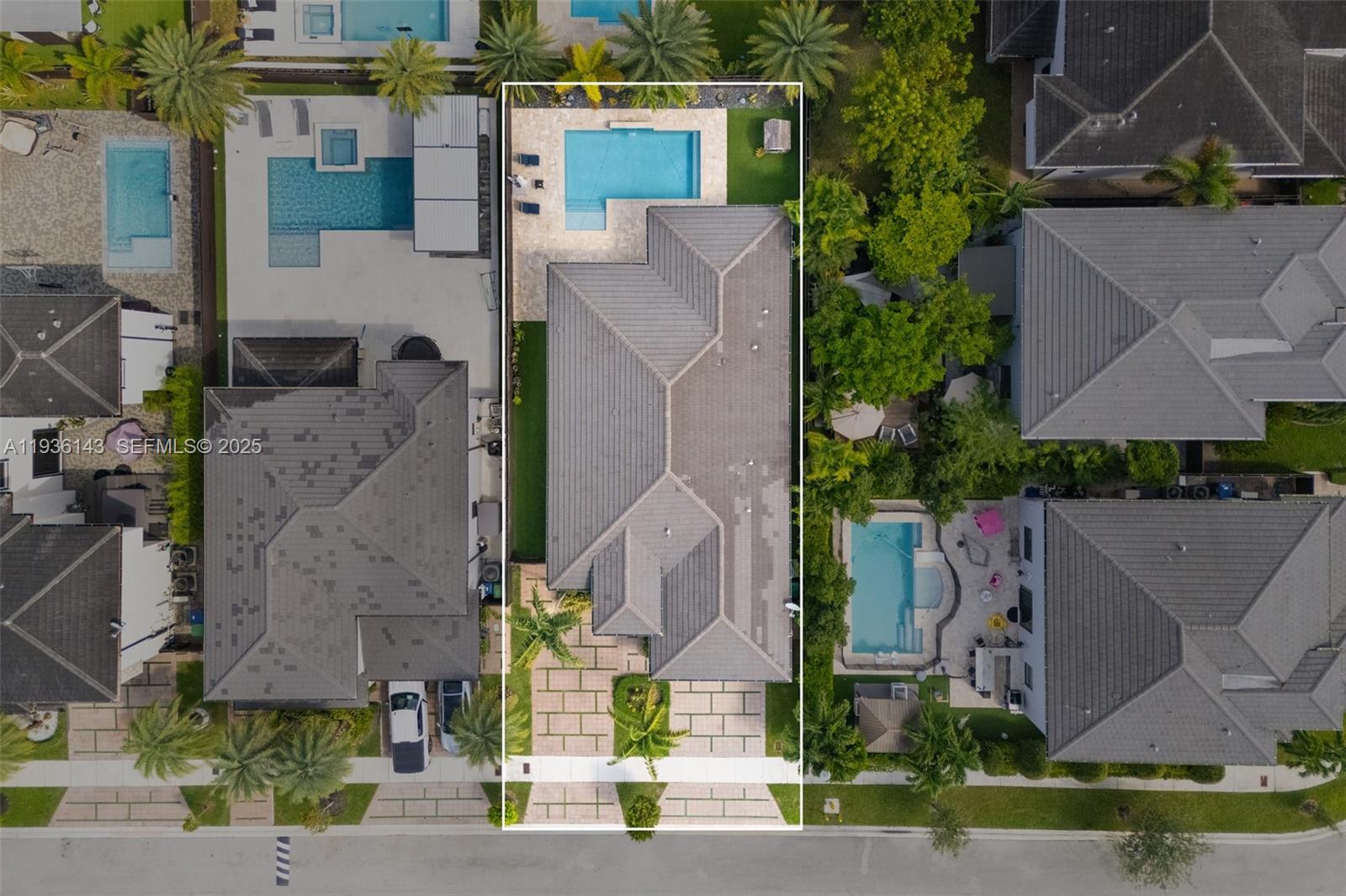 DUNNWOODY LAKE - Residential