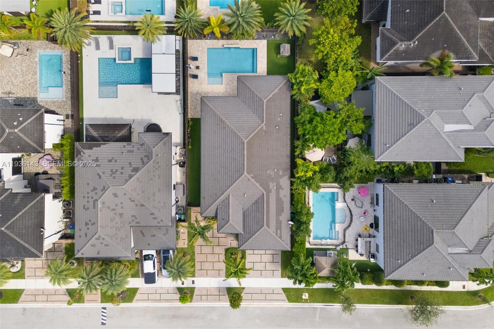 DUNNWOODY LAKE - Residential