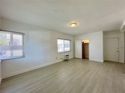 955 Bay Dr 1 Miami Beach FL 33141