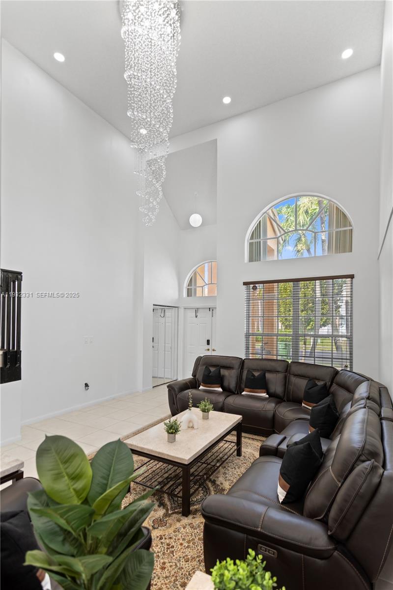 TOWNGATE - Residential