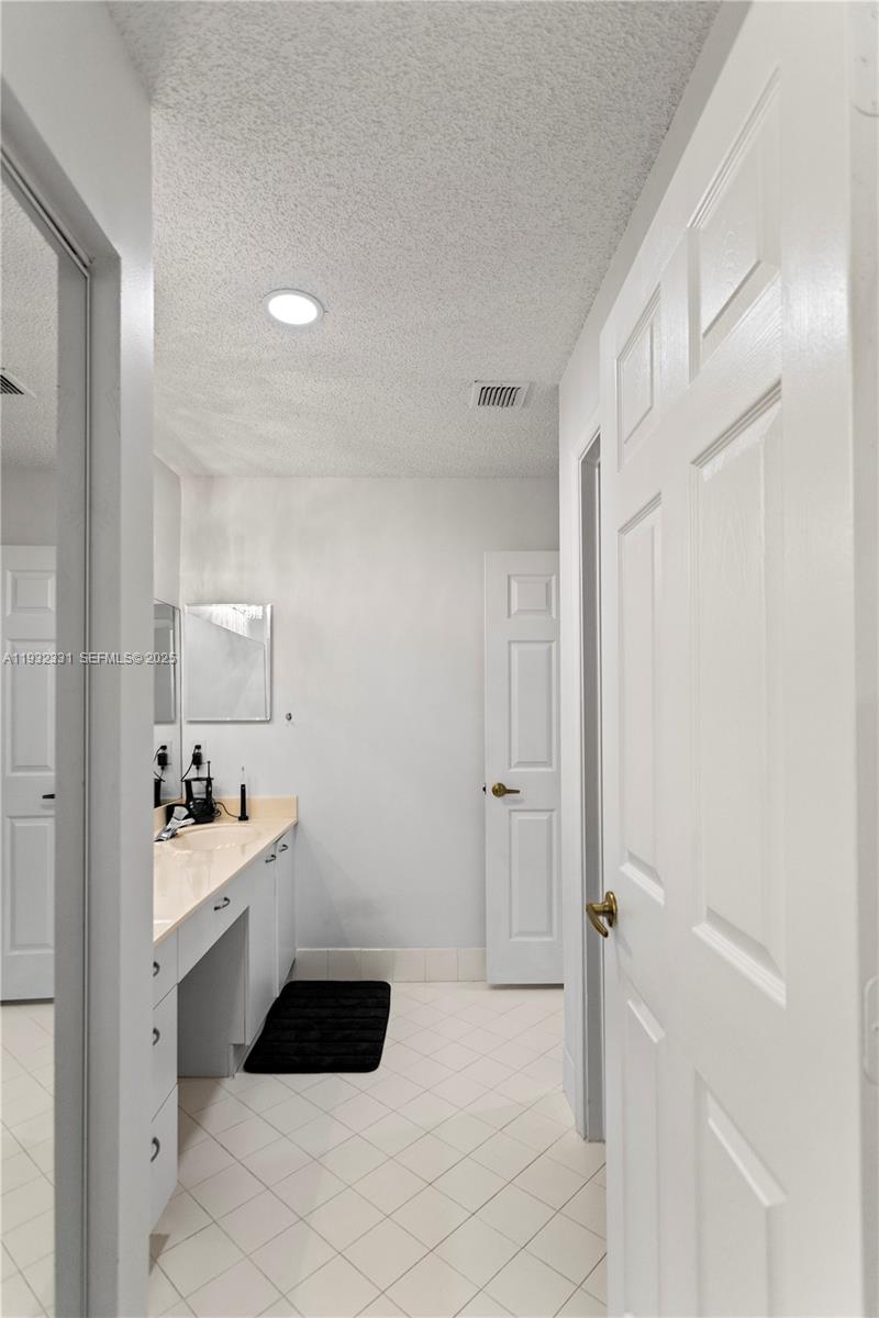 TOWNGATE - Residential