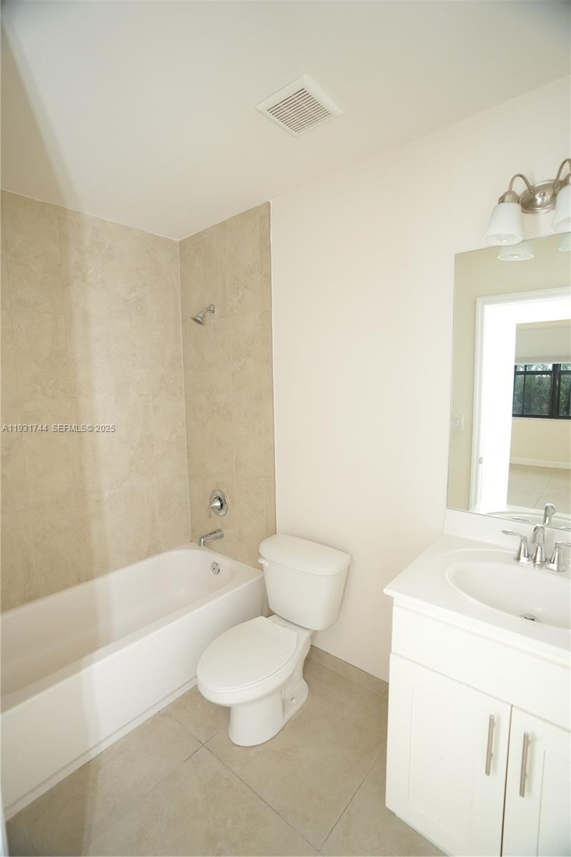 DORAL CAY - Residential Lease