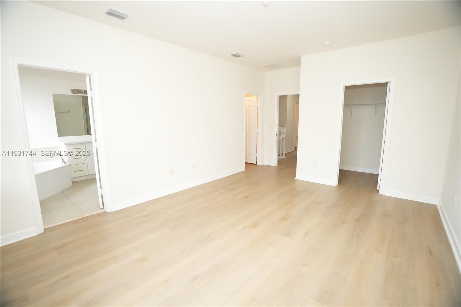 DORAL CAY - Residential Lease