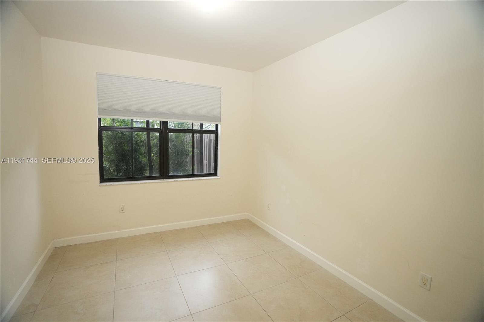 DORAL CAY - Residential Lease