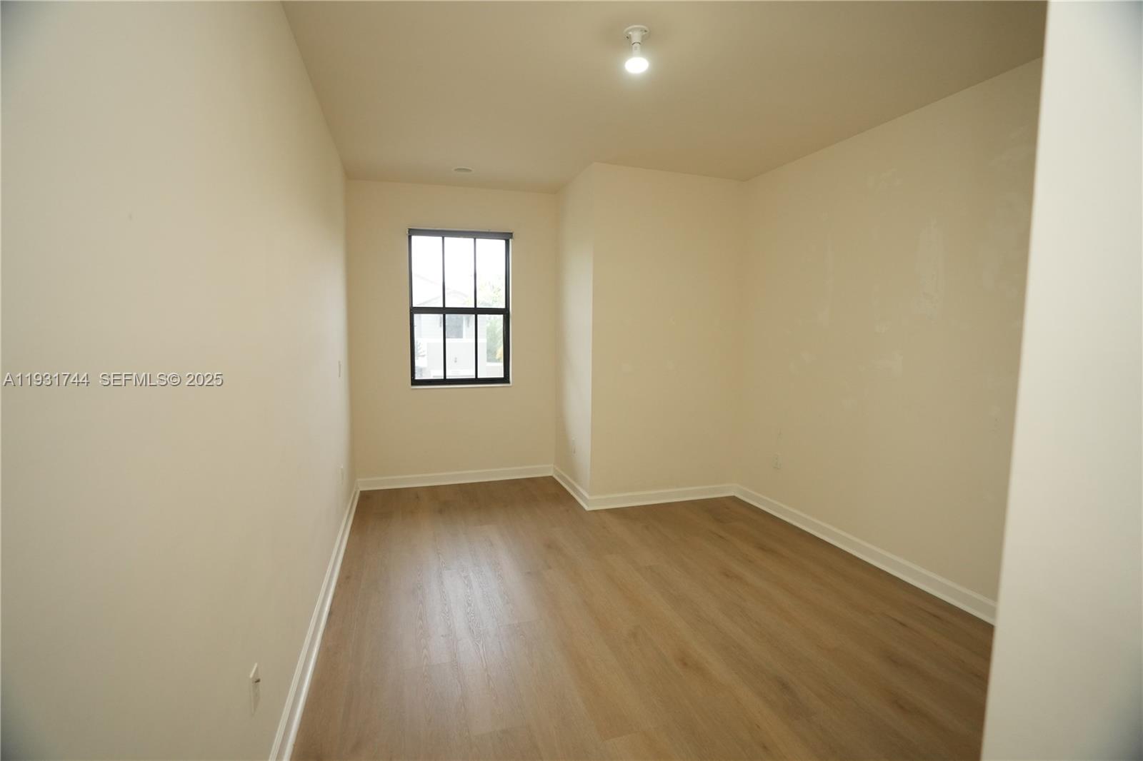 DORAL CAY - Residential Lease