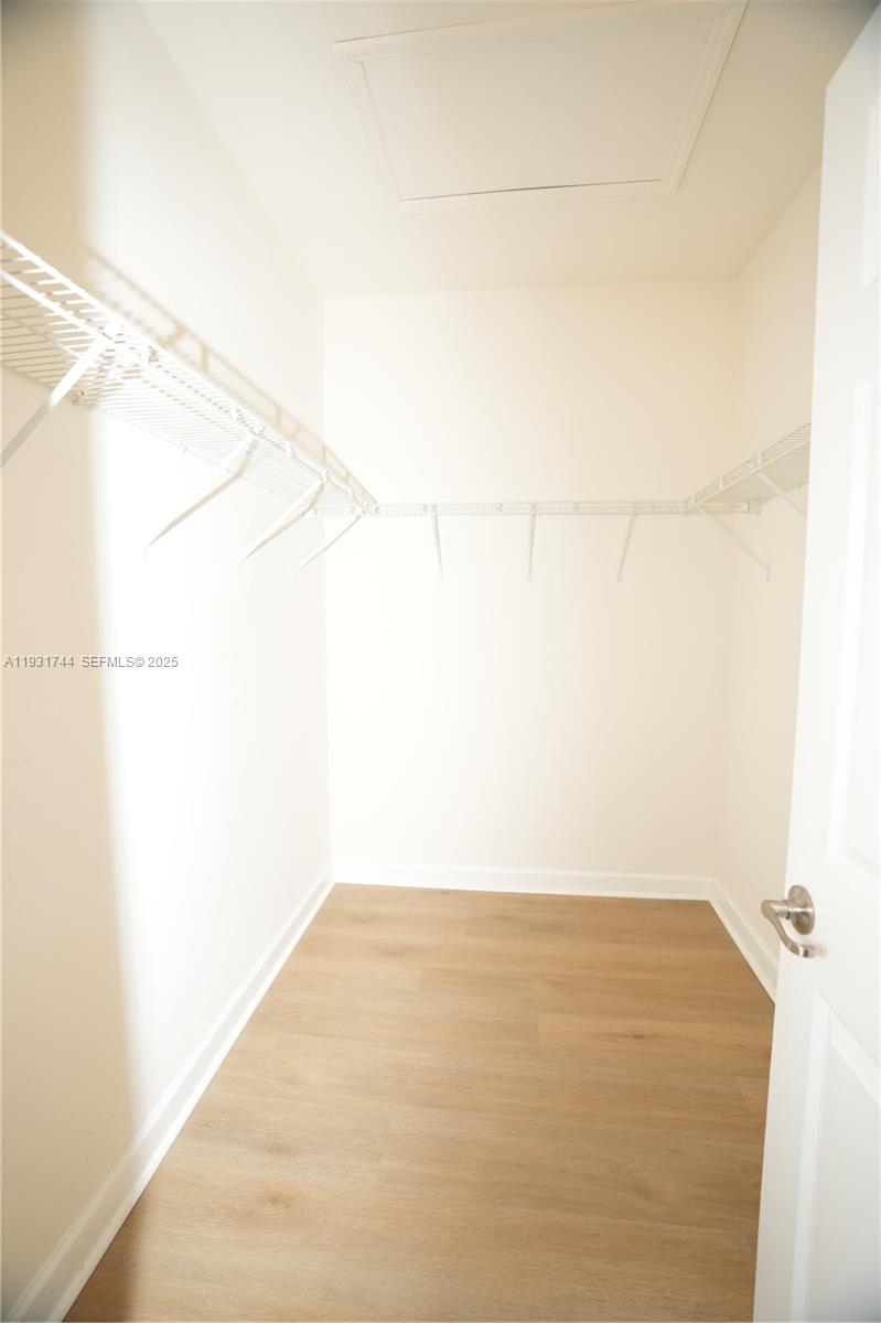 DORAL CAY - Residential Lease