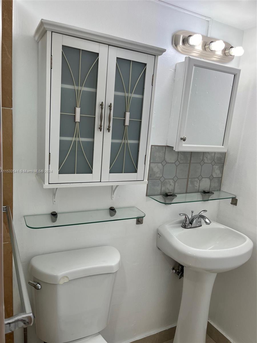 EL CID CONDO - Residential Lease
