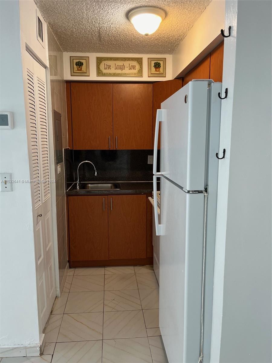 EL CID CONDO - Residential Lease