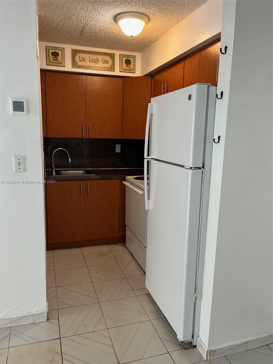 EL CID CONDO - Residential Lease